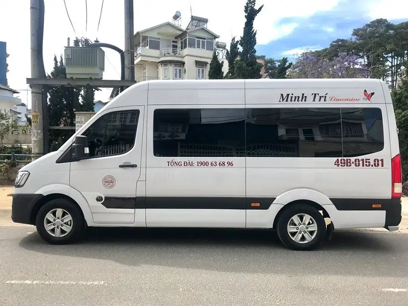 xe Minh Trí limousine