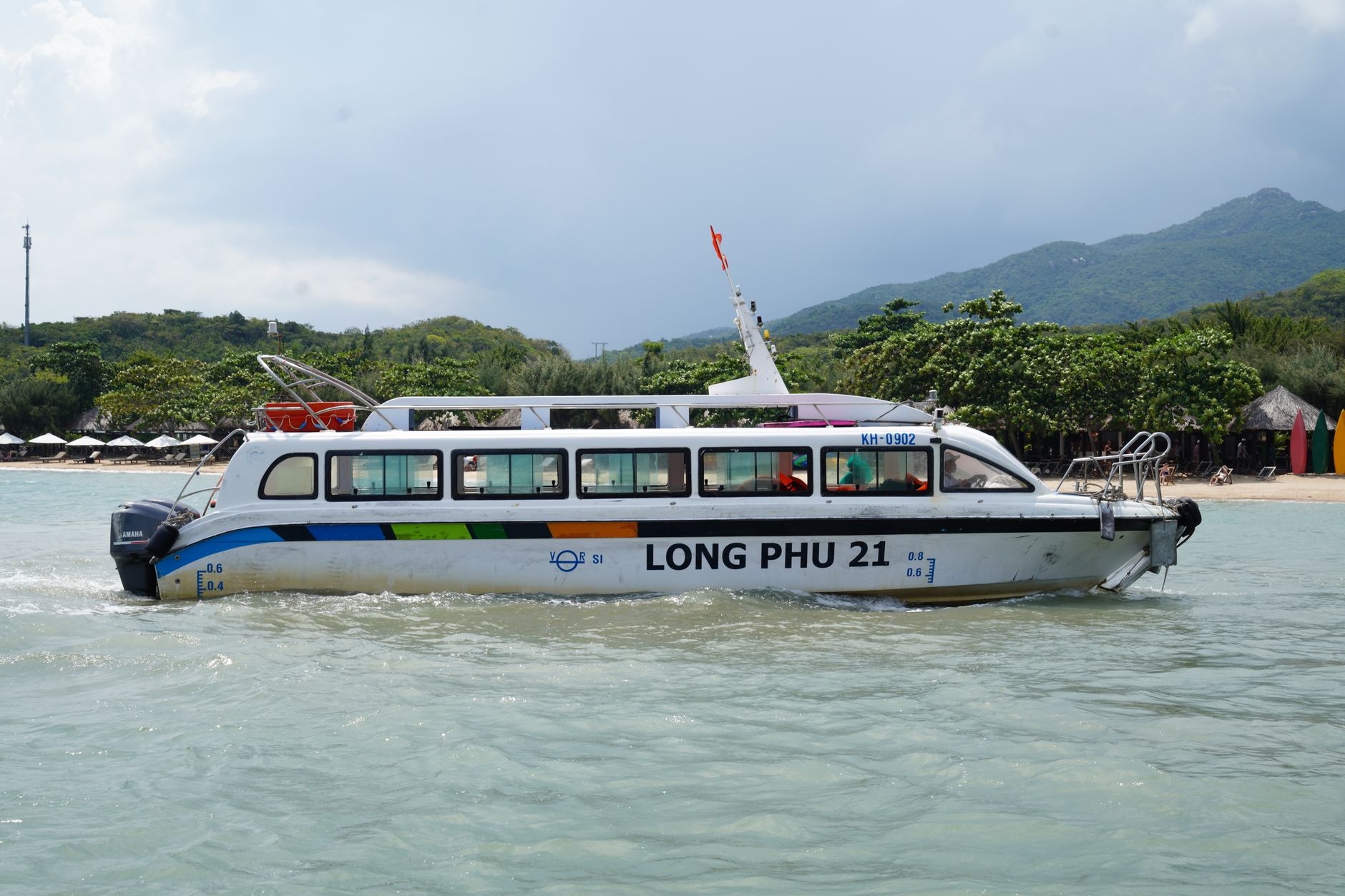 Đặt vé limousine TP.HCM đi Côn Đảo dịp hè: Kinh nghiệm đi khớp giờ tàu, chọn tuyến và tối ưu chi phí