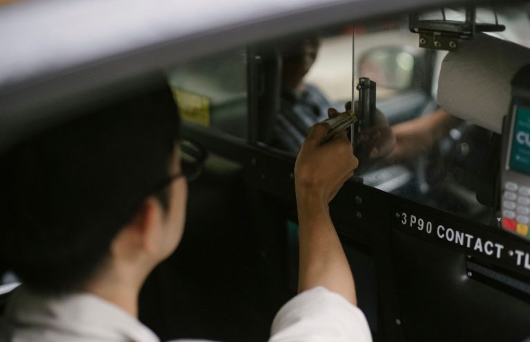 kinh nghiệm đặt vé limousine cuối tuần khi kẹt xe và giá vé thay đổi