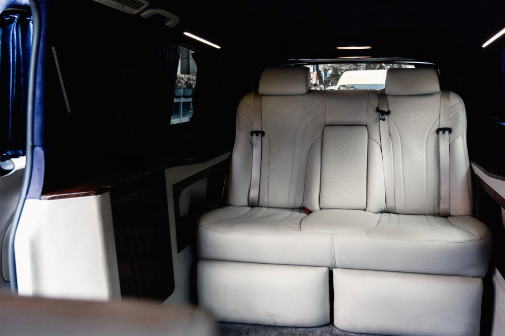 kinh nghiệm đặt vé limousine khi giá xăng tăng mùa hè