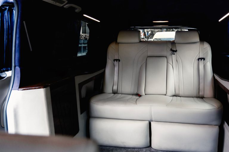 kinh nghiệm đặt vé limousine khi giá xăng tăng mùa hè