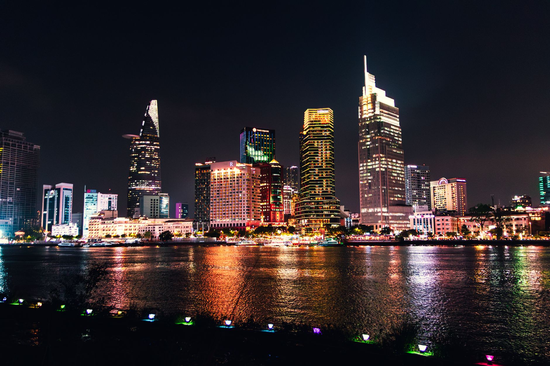 limousine Sài Gòn Vũng Tàu đi đêm đón tận nơi trả tận nơi