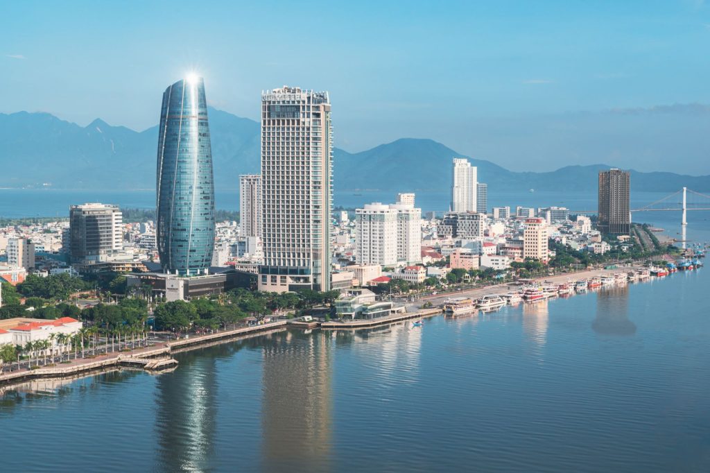 giá vé limousine Hà Nội Đà Nẵng cuối tuần và kinh nghiệm đặt vé